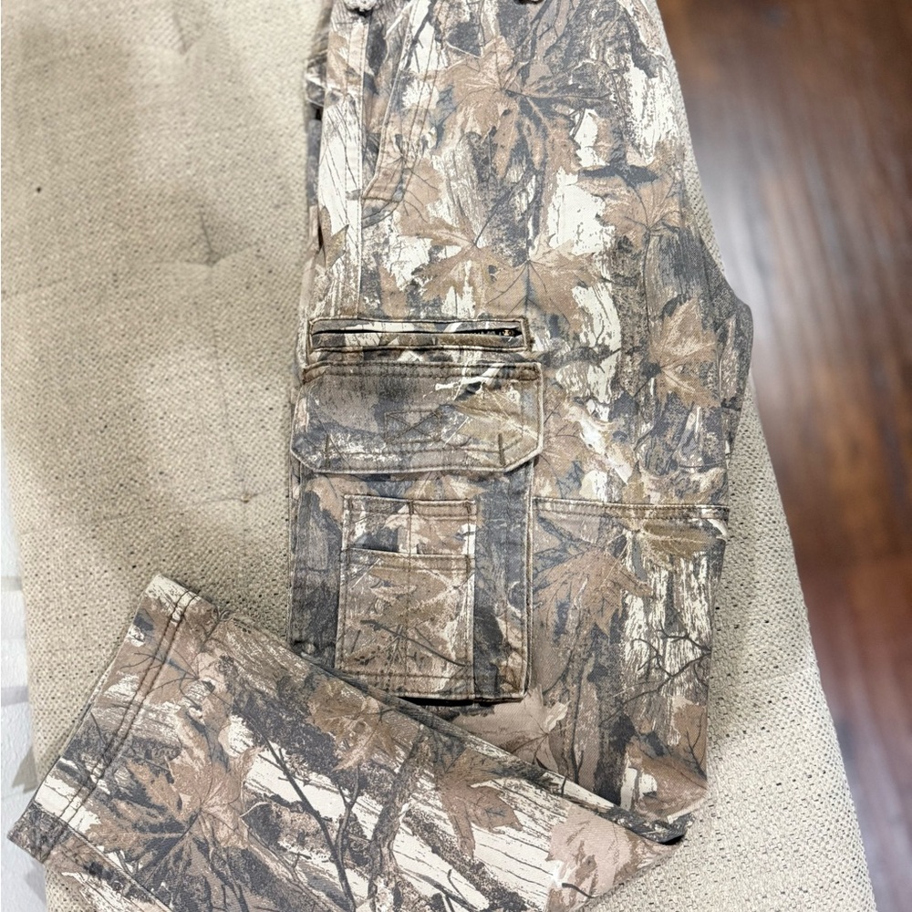 Hollister Men's Forest Camo Cargo Pants